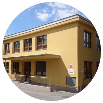 budova školy Sázava